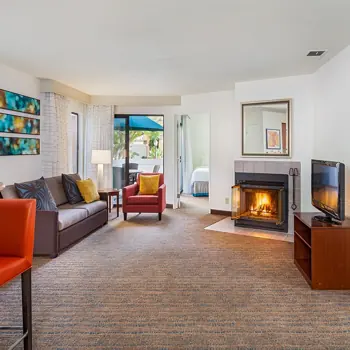 Clementine Anaheim 2-Bedroom Suite