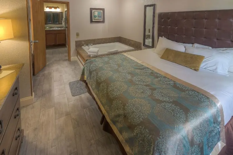 Family Suite South (Unit FS) at Willow Brook Lodge (official gallery image 2).