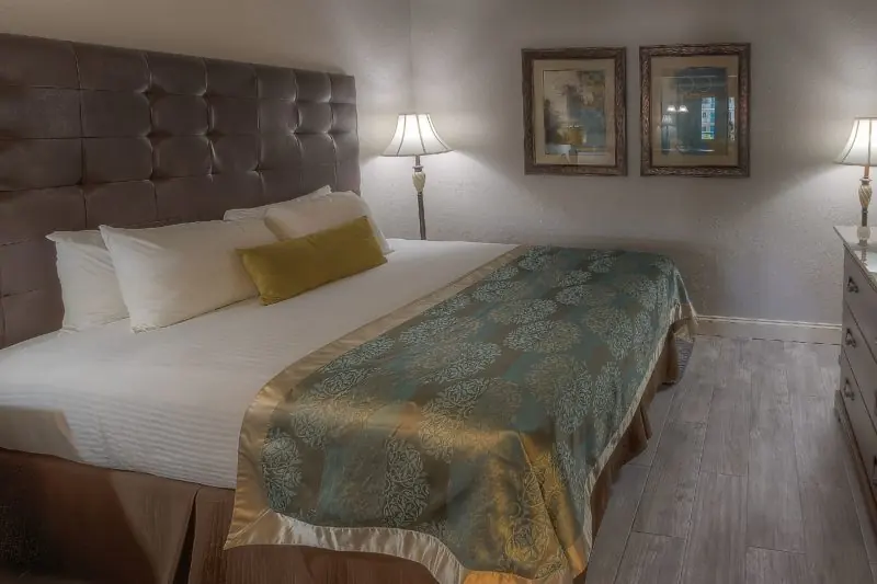 Family Suite South (Unit FS) at Willow Brook Lodge (official gallery image 5).
